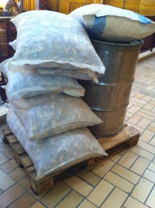 Voici donc presque tous les ingrédients pour confectionner du Cointreau :)