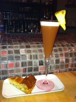 Allez, un bon Royal Royal Kir avec une belle part de galette des Rois...Aurai-je la fève ???