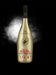 la bouteille de VSOP' tout d'or vêtue...