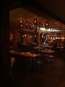 La Salle à manger et les lustres...