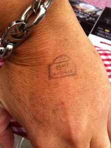 Mon étampe de la Place de la Bastille et je suis prête à commencer ma soirée....