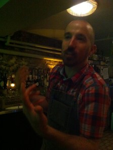 Graham, un des propriétaires....