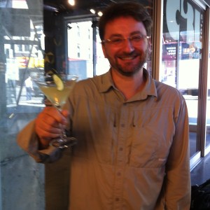 Guenael qui déguste mon cocktail...