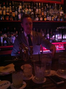 Sam est dans la place ...