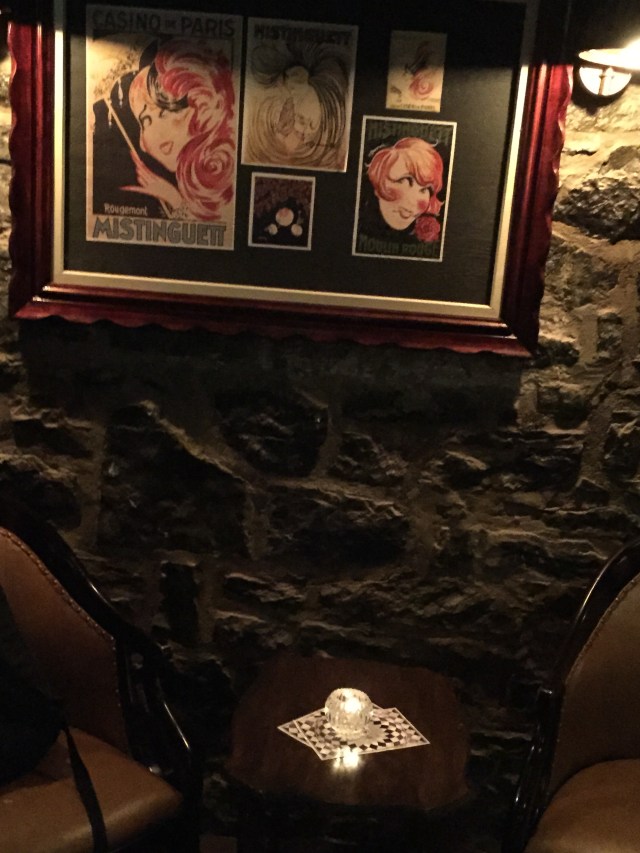 tables invitantes pour prendre un verre....